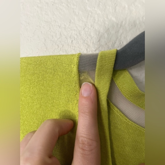 Sak's Fifth Avenue Lemon Lime V Neck Silk & Cashmere Sweater Women's Size S - Picture 11 of 13